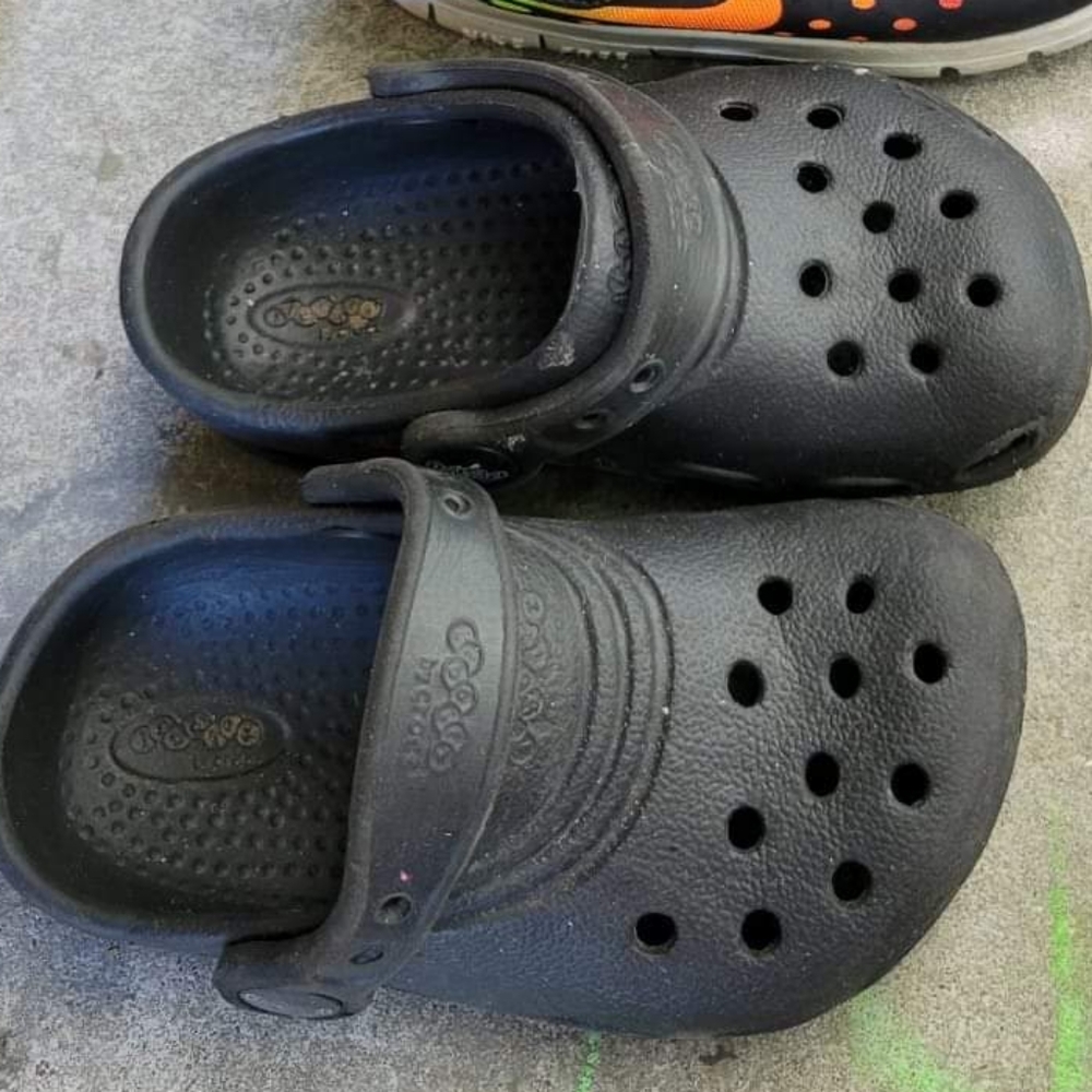 Black croc style shoe size 8/9